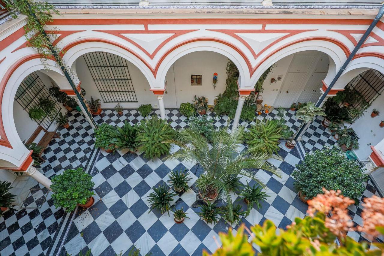Apt. Casa Palacio Santa Cruz Cathedral Views - Sevilla Eksteriør billede