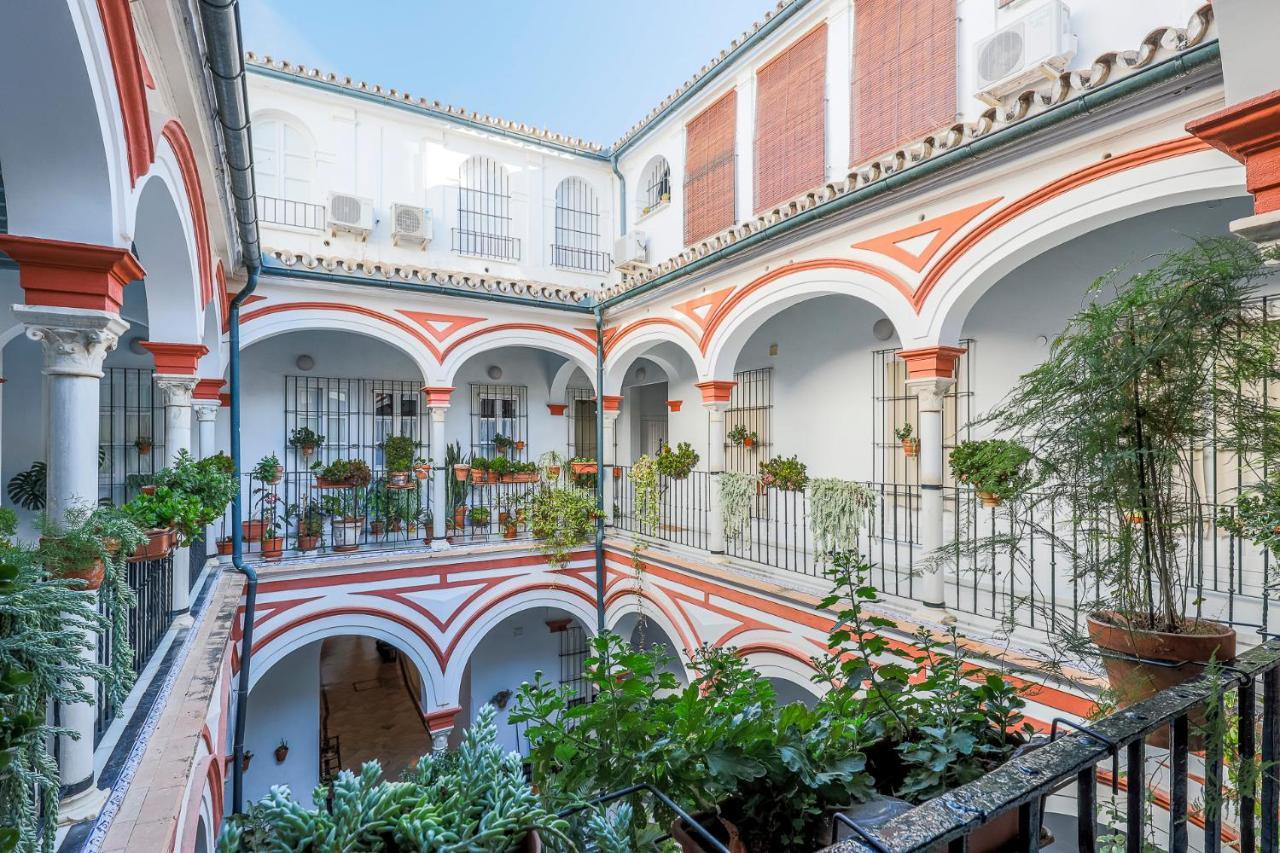 Apt. Casa Palacio Santa Cruz Cathedral Views - Sevilla Eksteriør billede